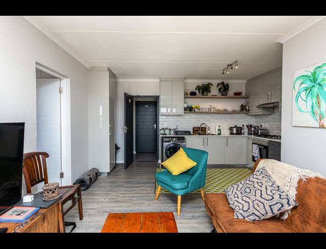1 BEDROOM APARTMENT FOR SALE IN TABLE VIEW